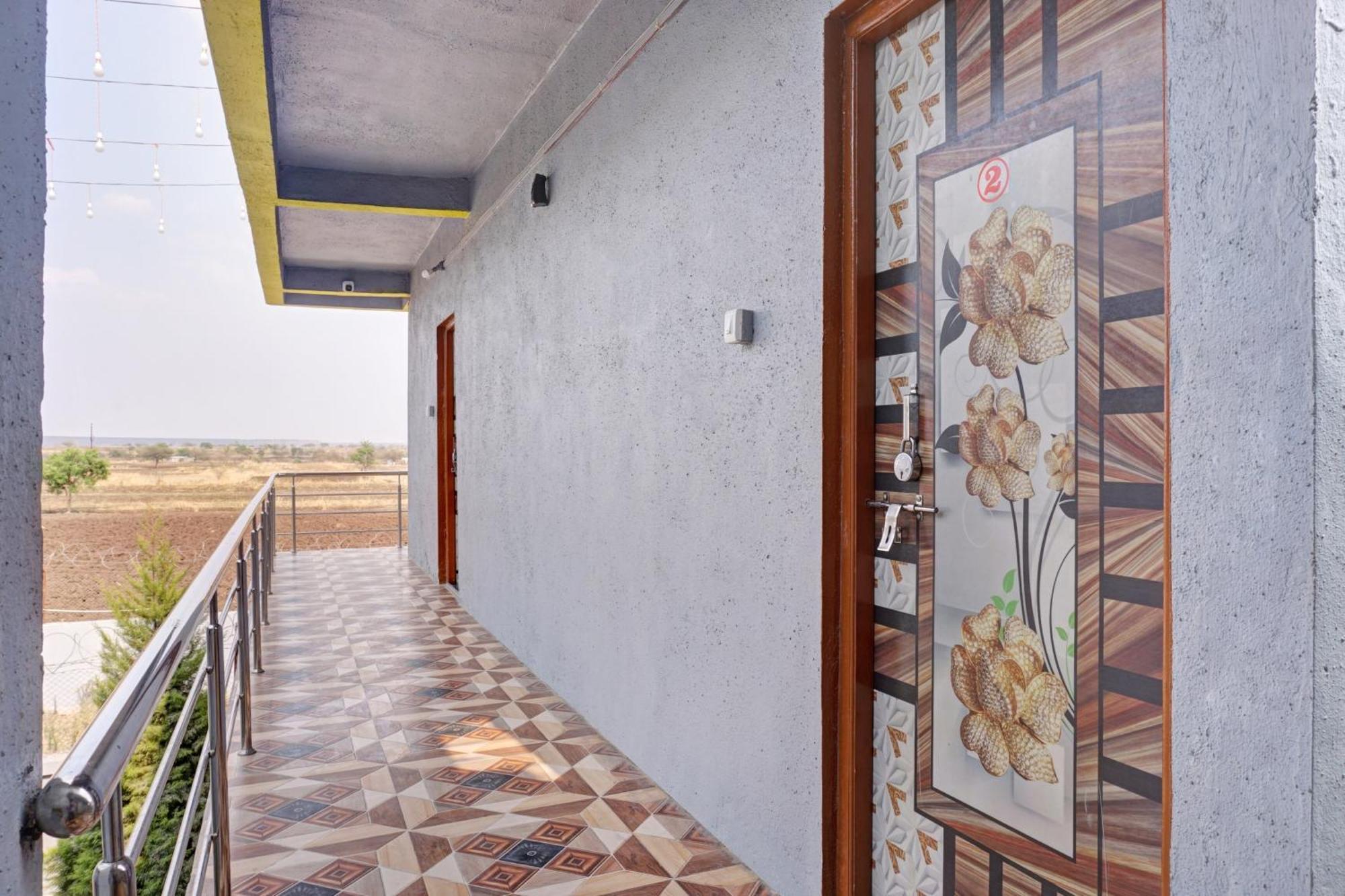Hotel O Sky 7 Lodge Pimpalwandi Extérieur photo