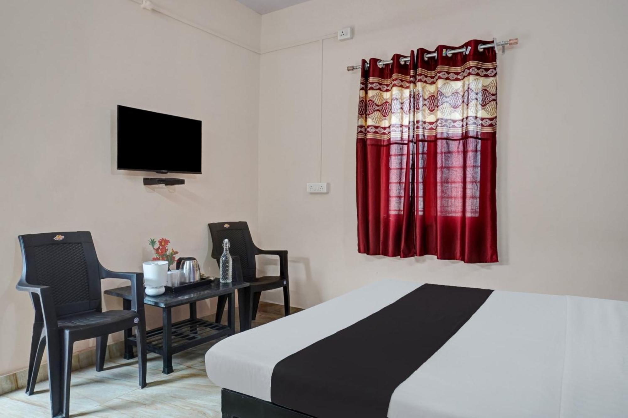 Hotel O Sky 7 Lodge Pimpalwandi Extérieur photo