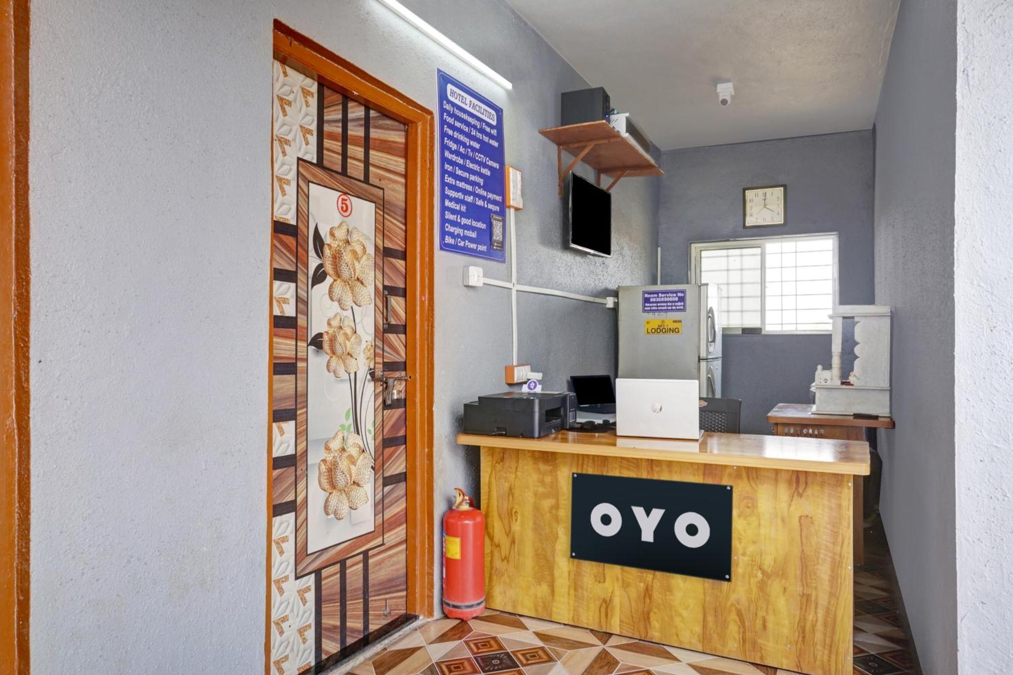 Hotel O Sky 7 Lodge Pimpalwandi Extérieur photo